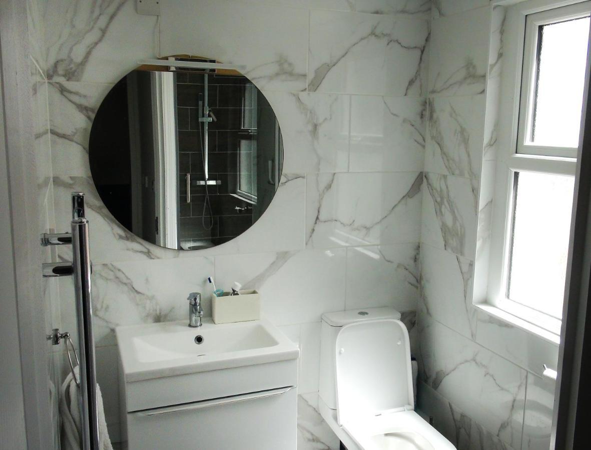 Cosy Central Canterbury - Modern Victorian ภายนอก รูปภาพ