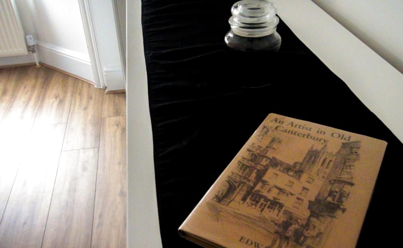Cosy Central Canterbury - Modern Victorian ภายนอก รูปภาพ